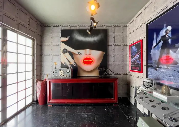Marbella Boutique Art Suites